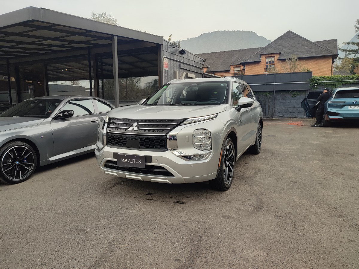 MITSUBISHI OUTLANDER GLS LIMITED 2.4 PHEV 4X4 2026 FULL EQUIPO, HIBRIDO - FULL MOTOR
