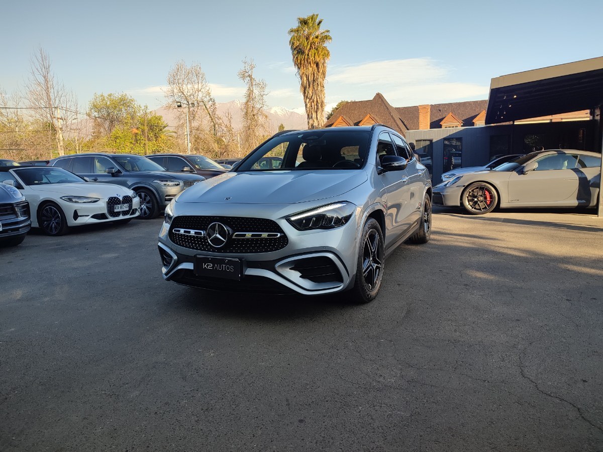 MERCEDES-BENZ GLA 220 D 4MATIC 2.0 DCT AMG LINE 2025 COMO NUEVO, SIN DETALLES - K2 AUTOS