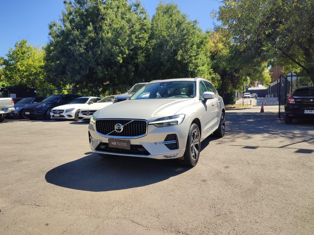 VOLVO XC60 B5 II MOMENTUM 4WD 2022 MANTENCIONES AL DIA - FULL MOTOR