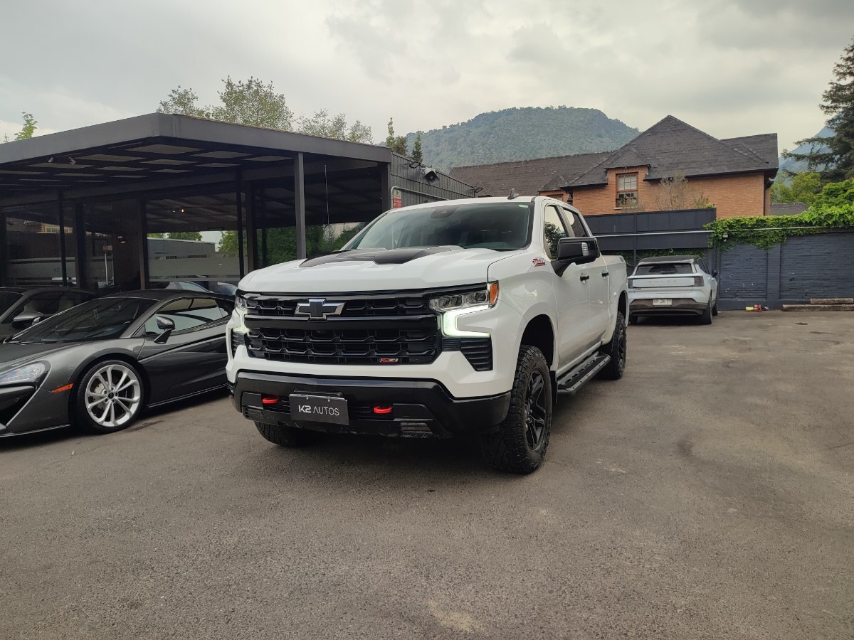 CHEVROLET SILVERADO LT TRAILBOSS 5.3 4X4 2024 MANTENCIONES AL DIA - K2 AUTOS