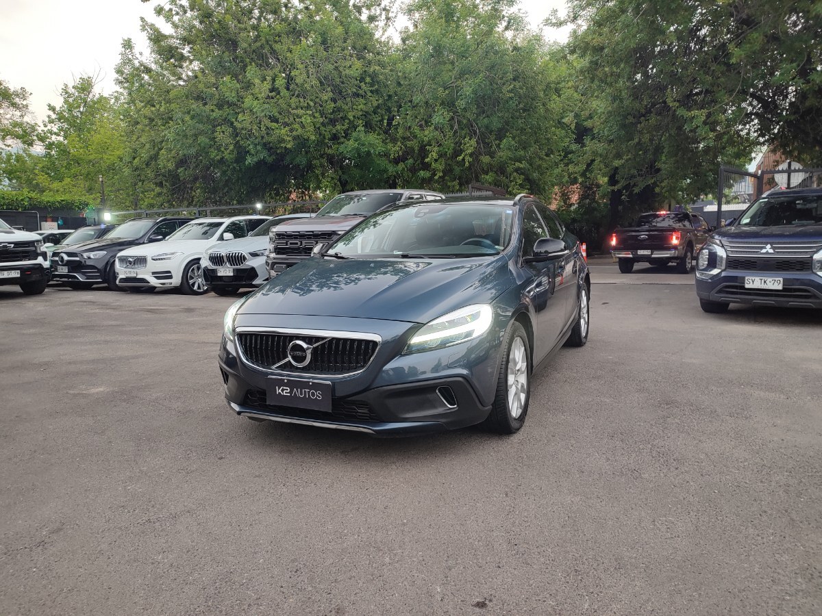 VOLVO V40 CROSS COUNTRY AWD LIMITED 2019 FULL EQUIPO, TODO AL DIA - K2 AUTOS