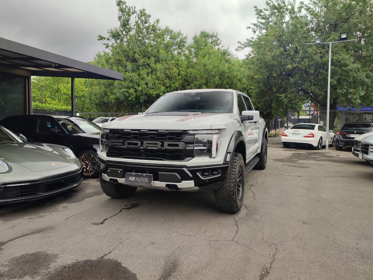 FORD F-150 RAPTOR 3.5 ECOBOOST 4WD 2025 COMO NUEVO, TODO AL DIA - FULL MOTOR
