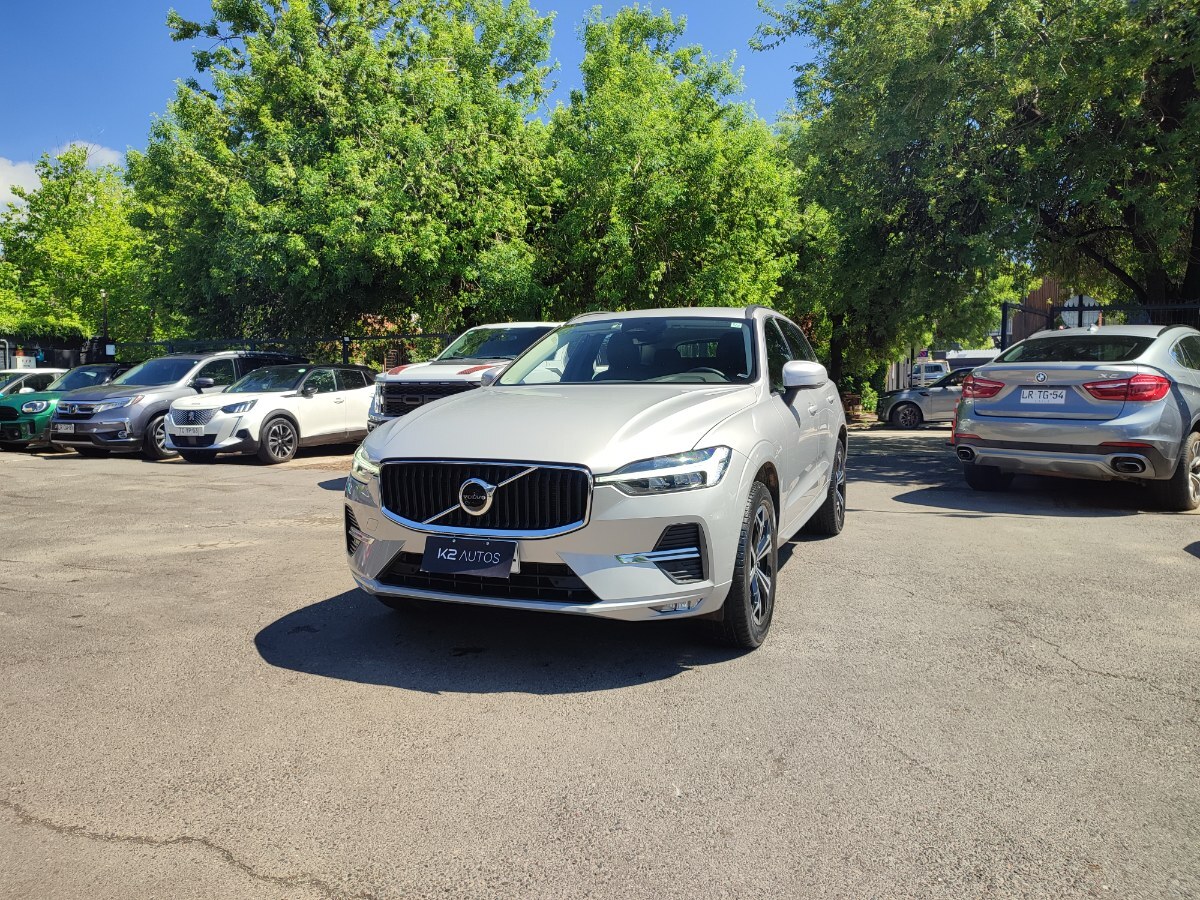 VOLVO XC60 II B5 MOMENTUM 2.0 4WD 2022 MANTENCIONES AL DIA - FULL MOTOR
