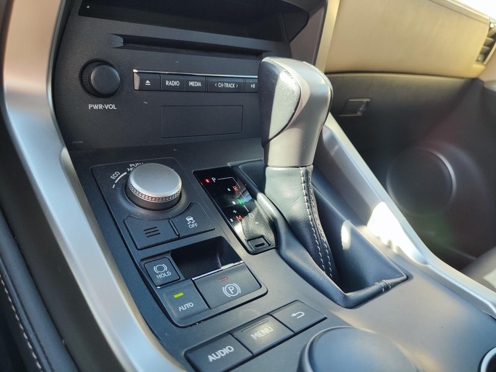 K2 Autos LEXUS NX 200 F SPORT 4X4 2.0 2017 MANTENCIONES AL DIA