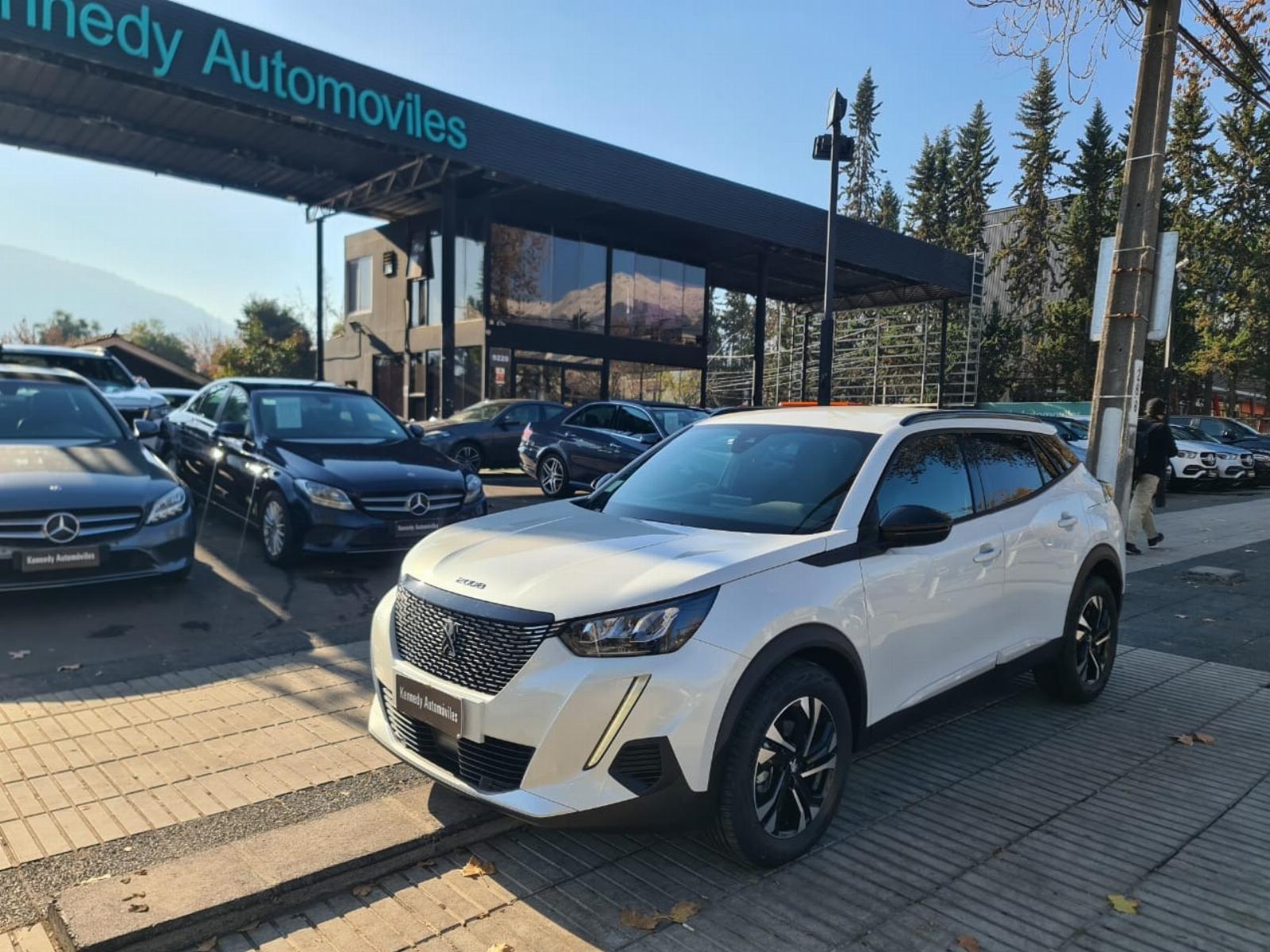 PEUGEOT 2008 1.2 Allure 130 Puretech EAT8 Aut  2023 Único dueño. - KENNEDY AUTOMOVILES