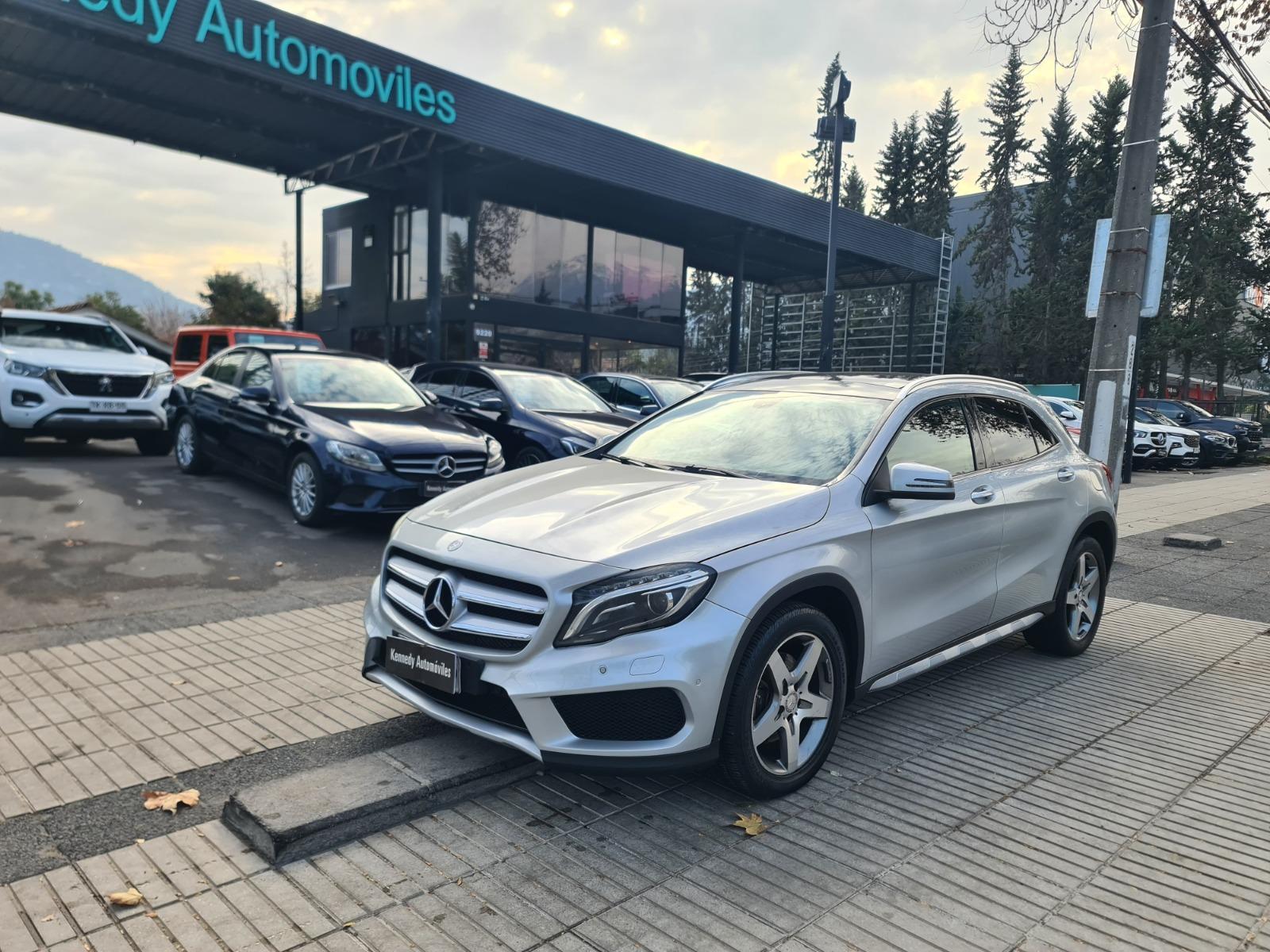 MERCEDES-BENZ GLA 220  2.1 GLA 220 CDI 4Matic DCT 2015 Dos dueños. Mantenciones en la marca. 4Matic - KENNEDY AUTOMOVILES