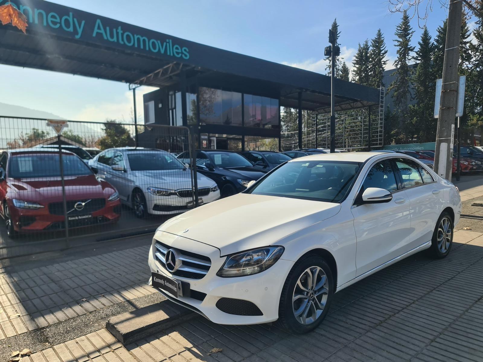MERCEDES-BENZ C180 1.8 AUT 2017 Único dueño. Mantenciones en la marca - FULL MOTOR