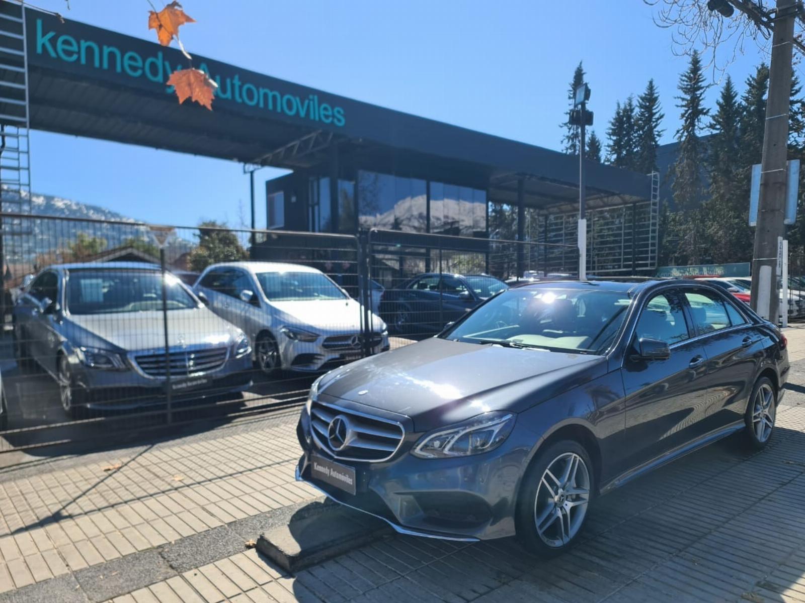 MERCEDES-BENZ E500 4.7 E 500 Auto 2015  4.7 V8 Biturbo (408 hp). Mantenciones en la marca - 