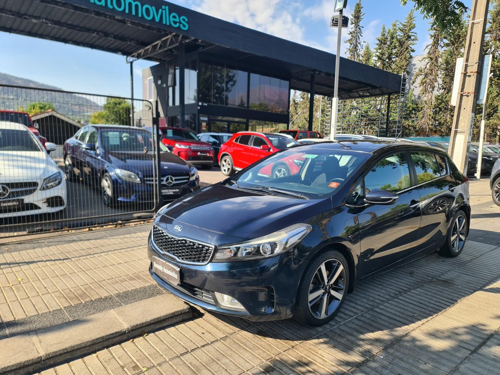 KIA CERATO 5 1.6 SX Manual 2019 Buen estado - FULL MOTOR