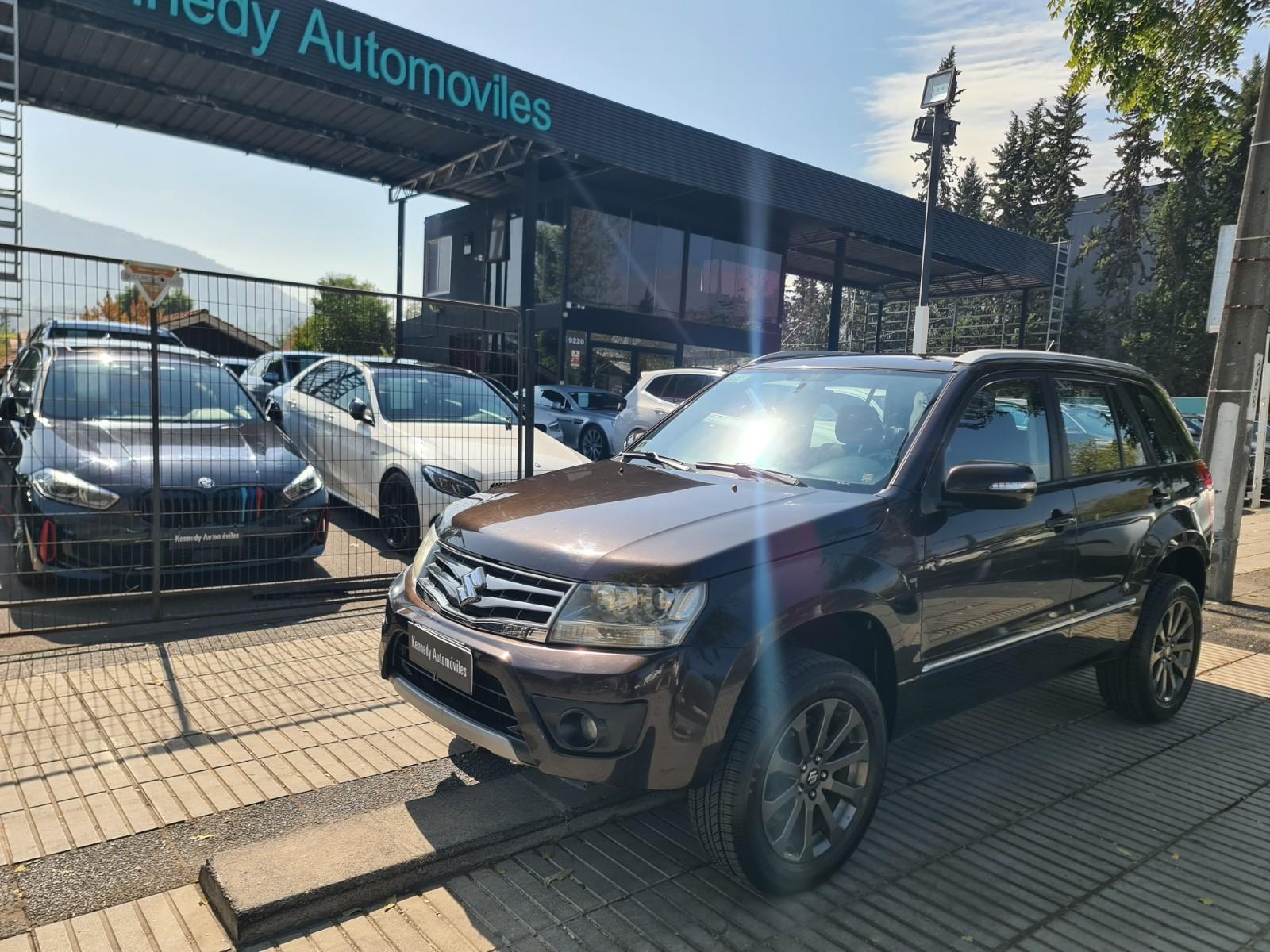 SUZUKI GRAND NOMADE 2.4 GLX Nav SE 4WD 2016 Buen estado. Con Kit de Levante - FULL MOTOR