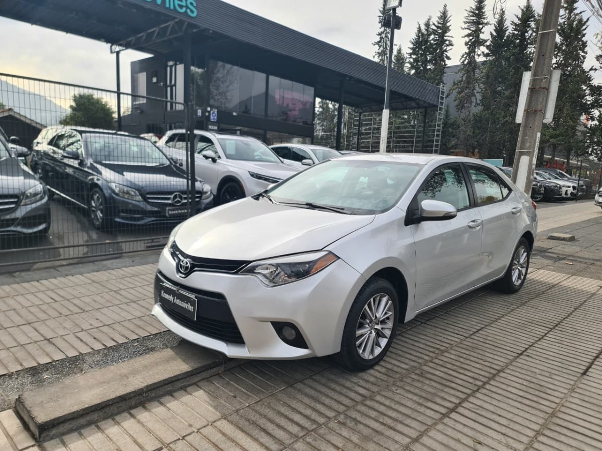 TOYOTA COROLLA 1.8 GL 2015 Excelente estado. Oportunidad. - FULL MOTOR
