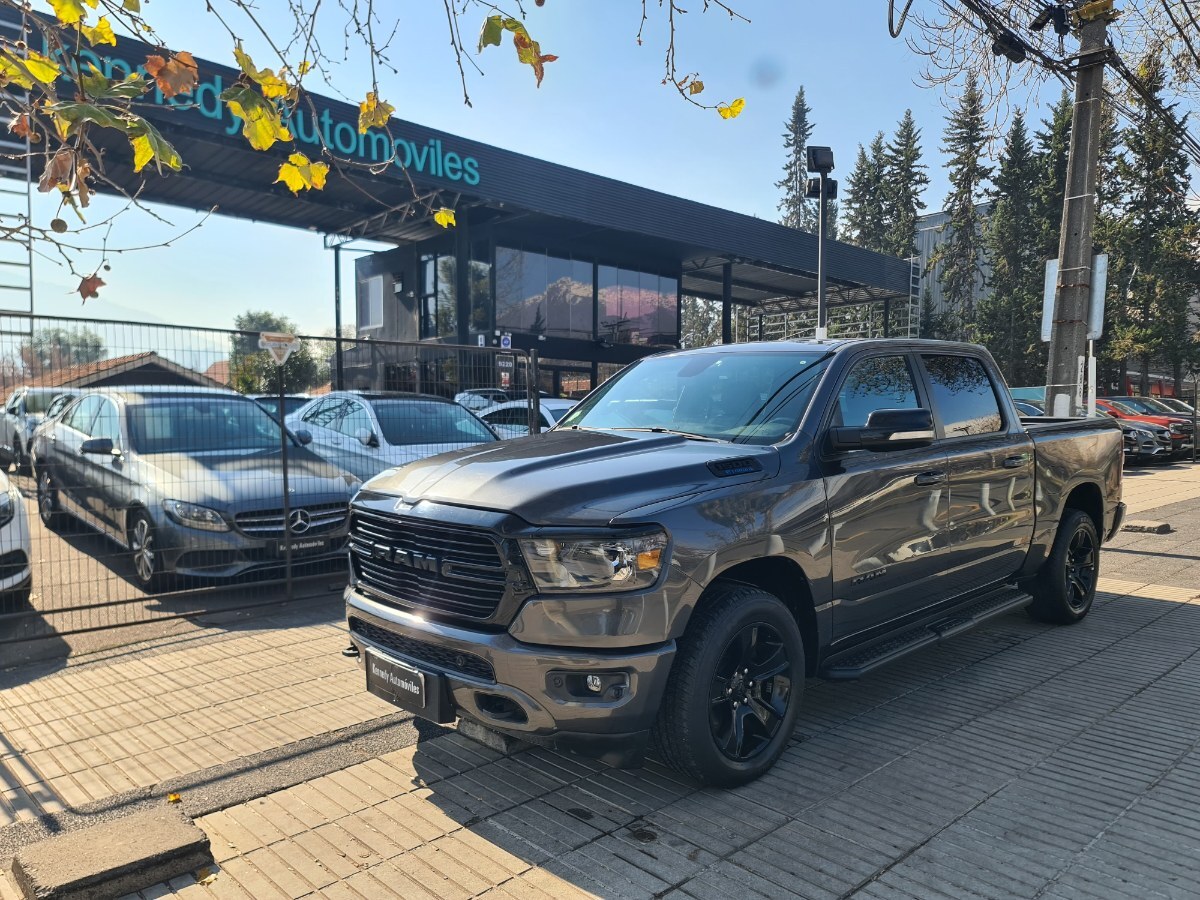 RAM 1500 BIG HORN CREW CAB 4X4 3.6 AUT 2022 Big Horn. 4x4 - FULL MOTOR