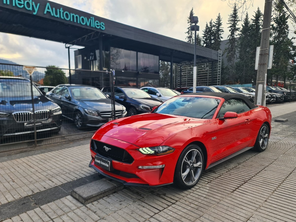 FORD MUSTANG 5.0 GT PREMIUM 4X2 CONVERTIBLE AT 2P. 2023 Único dueño. Convertible - FULL MOTOR