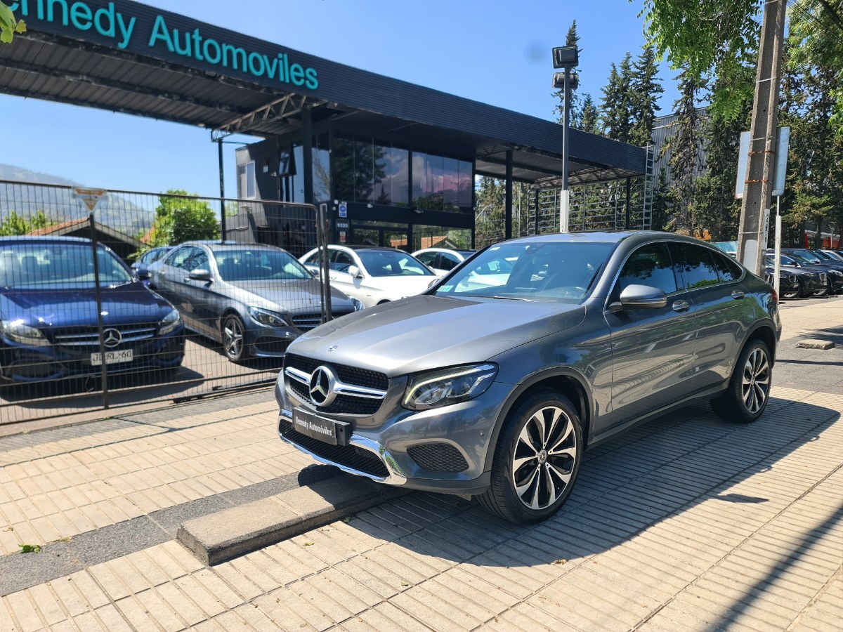 MERCEDES-BENZ GLC 250 D Coupe 2.1 GLC 250 D Auto 4x4 AT Diesel 2019 Único dueño. Con Sunroof - FULL MOTOR