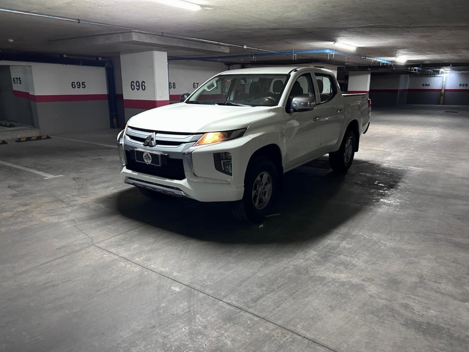 MITSUBISHI L200 KATANA CRT 4X4  2.4CC 2022  - Lascar Automotriz