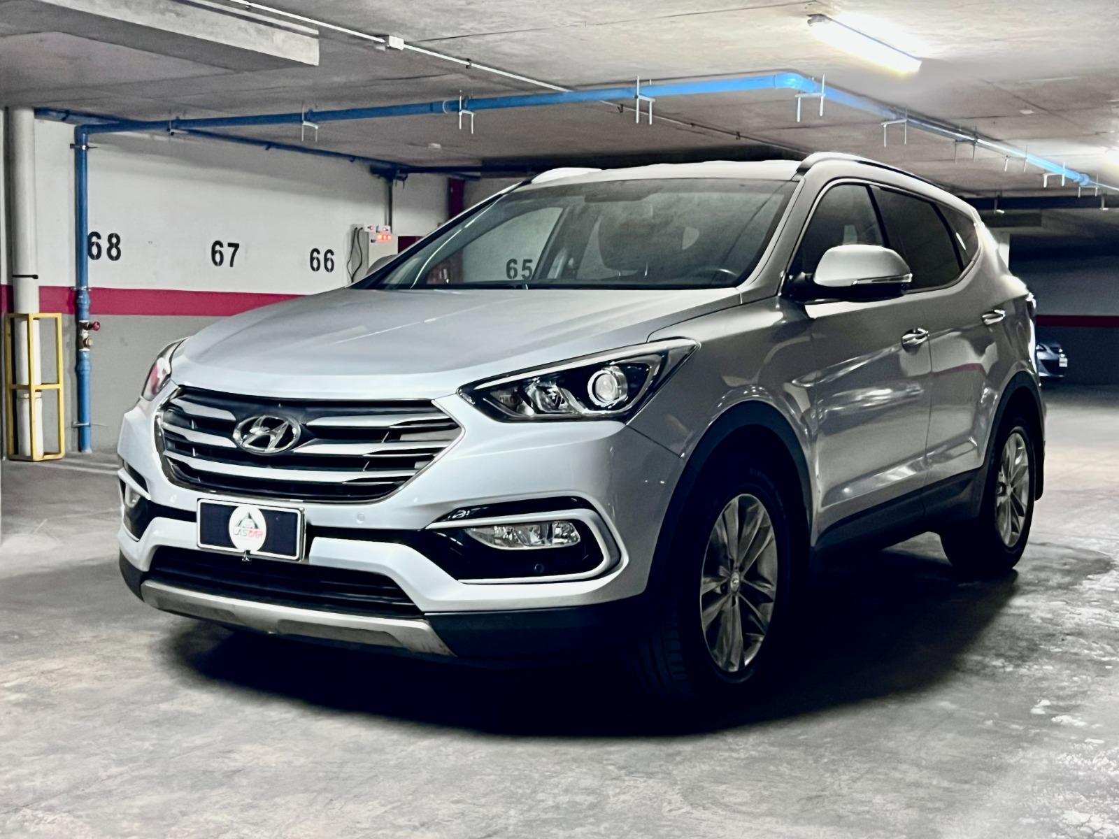 HYUNDAI SANTA FE GLS 2.2 DIESEL 4x4 2017 TRES CORRIDAS DE ASIENTOS - FULL MOTOR