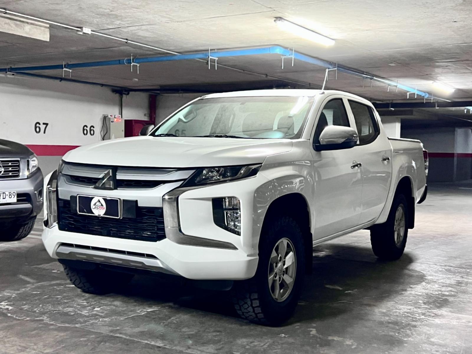 MITSUBISHI L200 KATANA 2.4 MT 4x4 2020 FACTURABLE - FULL MOTOR