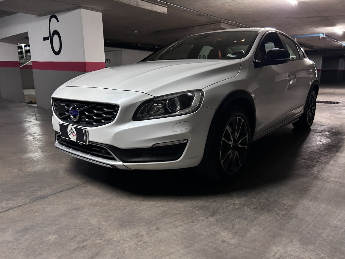 VOLVO S60 CROSS COUNTRY AWD LIMITED 2018 Unico dueño, mantenciones en la marca. - FULL MOTOR