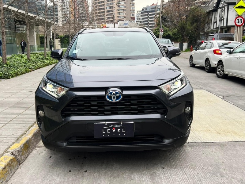 TOYOTA RAV 4 HÍBRIDO XLE CVT 2.5 2020 MANTENIMIENTO EN LA MARCA UN DUEÑO - 