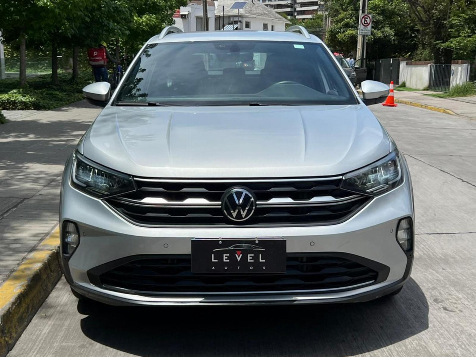 VOLKSWAGEN NIVUS HIGHLINE 2022 200 TSI ÚNICO DUEÑO - 