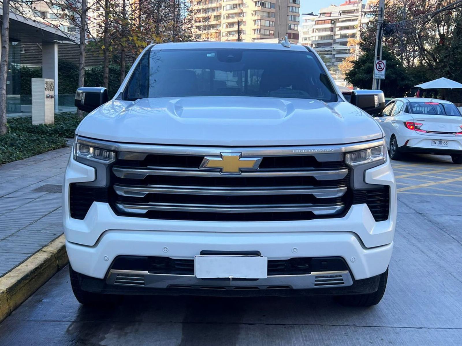 CHEVROLET SILVERADO HIGH COUNTRY 2024 DESCUENTA IVA - LEVEL AUTOS