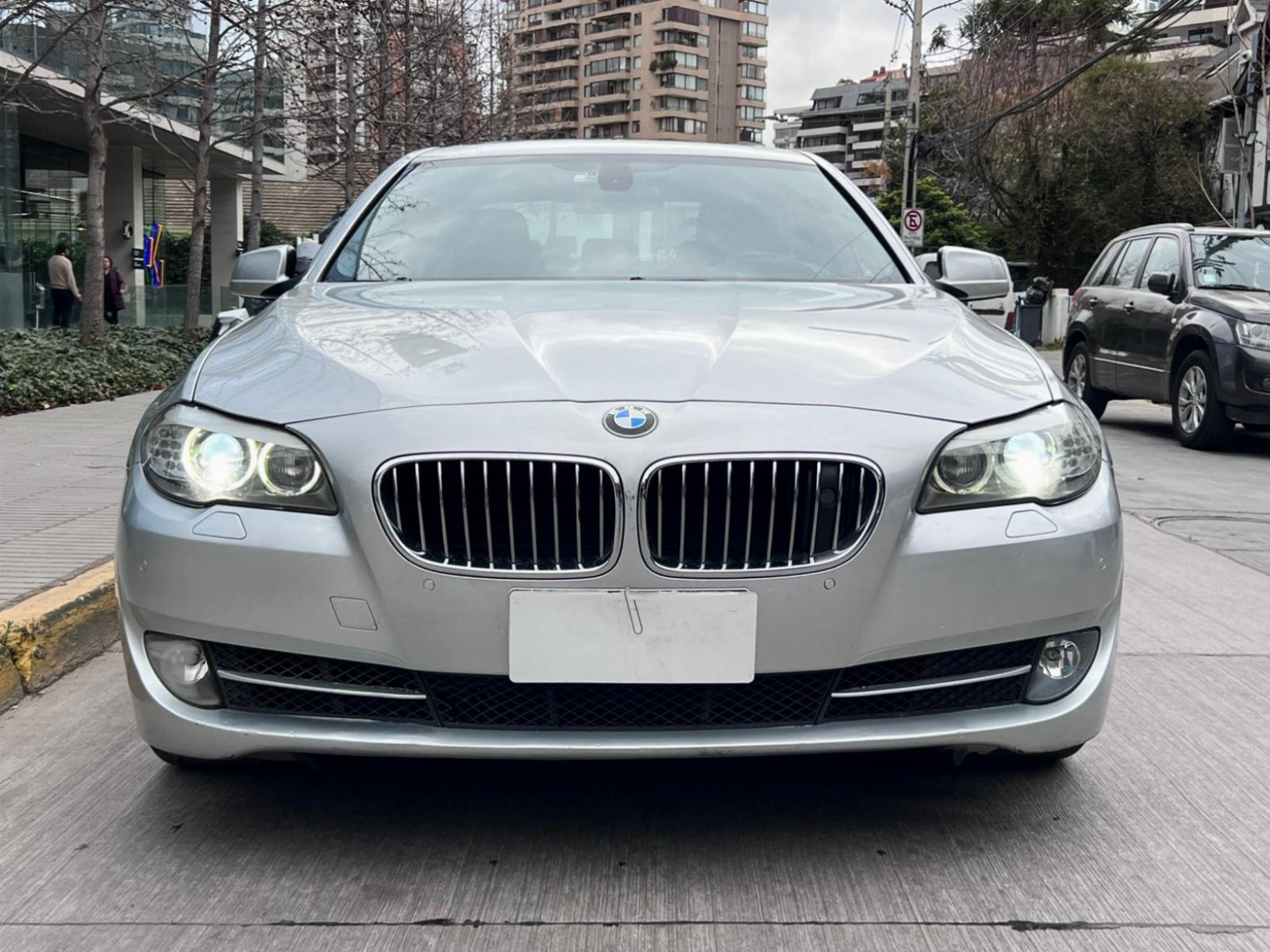 BMW 550 F10 4.4  2013 MANTENIMIENTO AL DÍA - LEVEL AUTOS