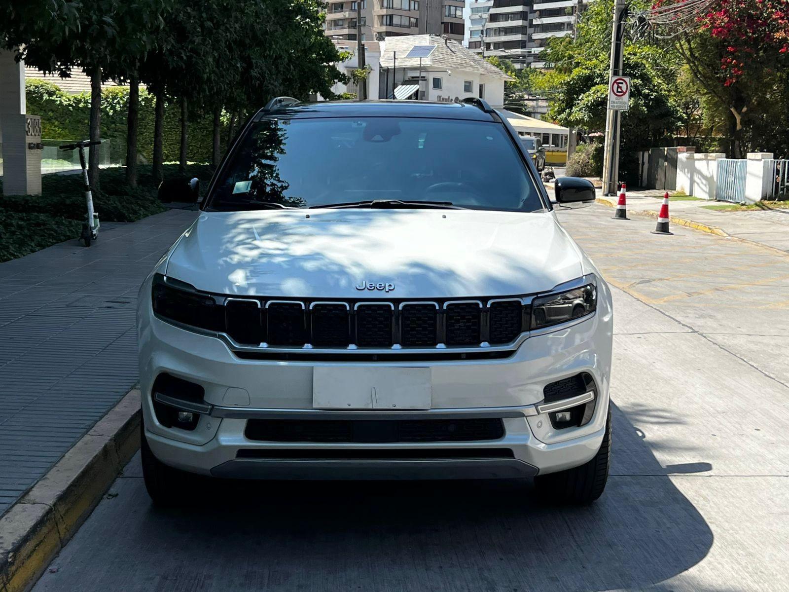 JEEP COMMANDER OVERLAND 4X4 2.0 AT 2023 MANTENIMIENTO EN LA MARCA - FULL MOTOR