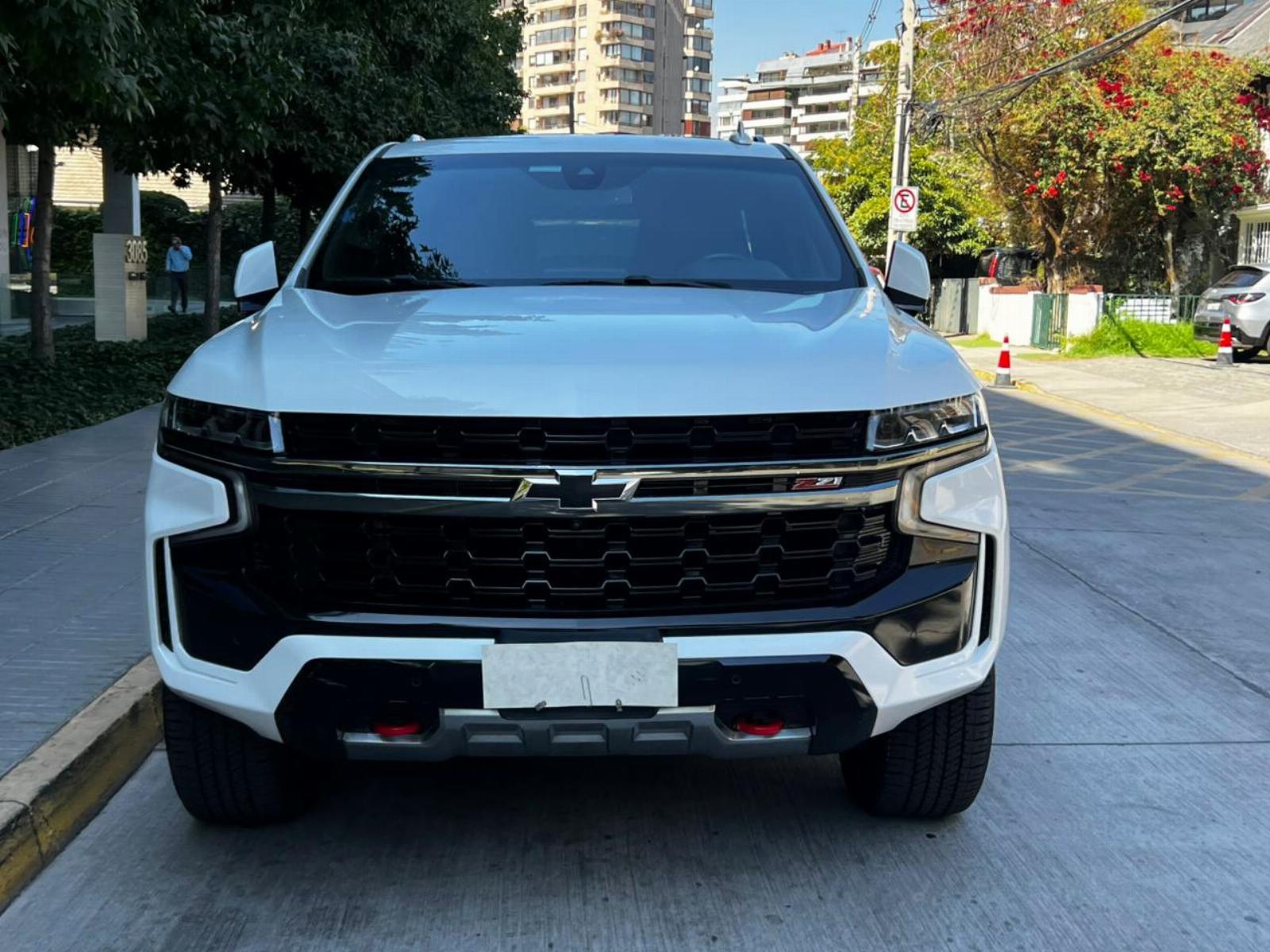 CHEVROLET TAHOE Z71 5.3 2021 TRES CORRIDAS DE ASIENTOS - FULL MOTOR