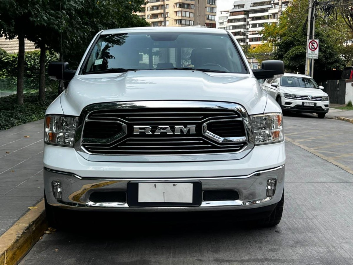 DODGE RAM 1500 SLT 4X4 3.6 AT 2023  - FULL MOTOR