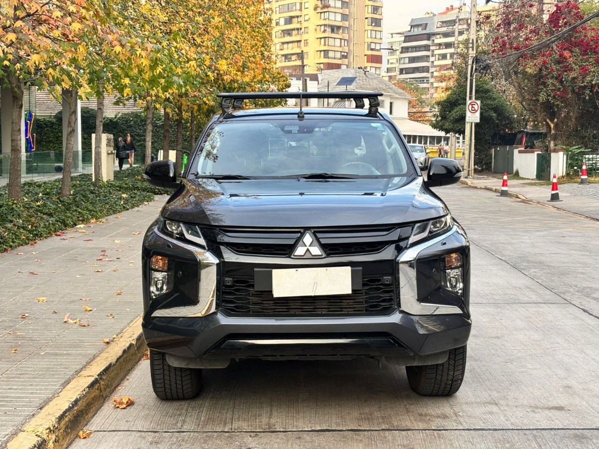 MITSUBISHI L200 DAKAR 4X4 2.4 AT 2023 ÚNICO DUEÑO - FULL MOTOR