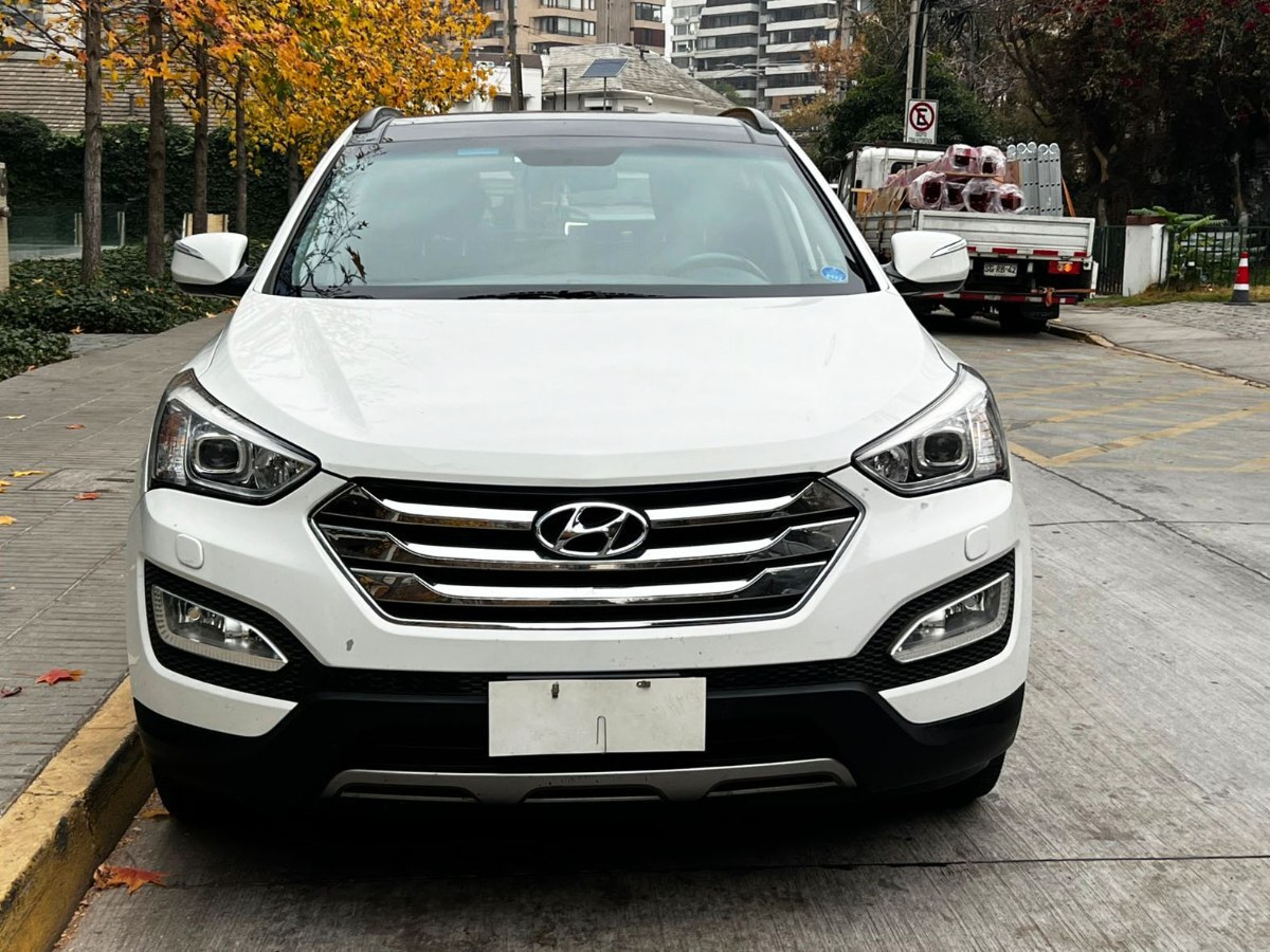 HYUNDAI SANTA FE GLS 2.4 4WD 2013 TRES CORRIDAS DE ASIENTOS - FULL MOTOR