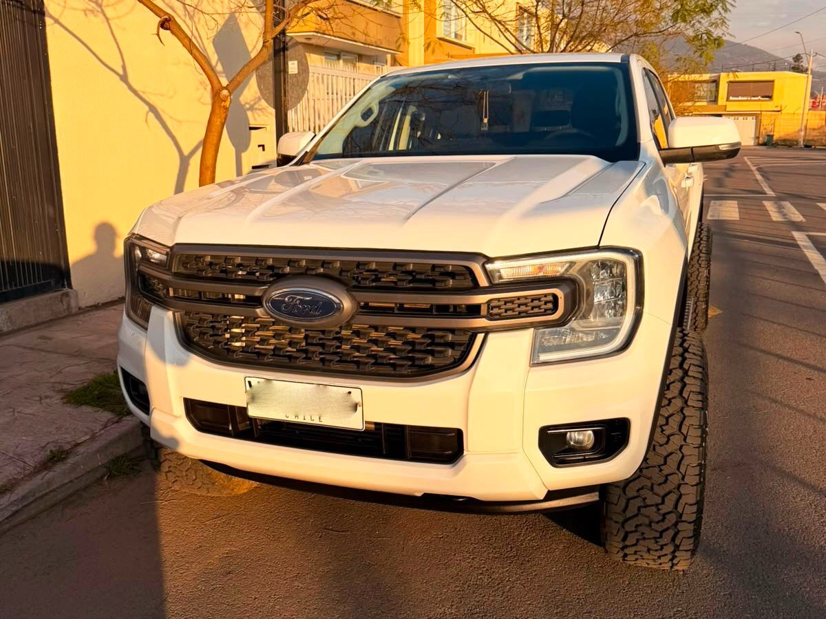FORD RANGER XLS 2.0 MT 4X2 2026 EQUIPO EXTRA UN DUEÑO - FULL MOTOR