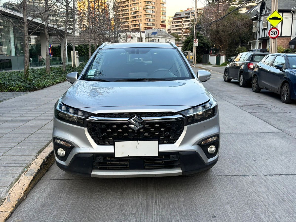 SUZUKI S-CROSS GLX 1.4 TURBO AT 2025 MANTENIMIENTO EN LA MARCA UN DUEÑO - FULL MOTOR
