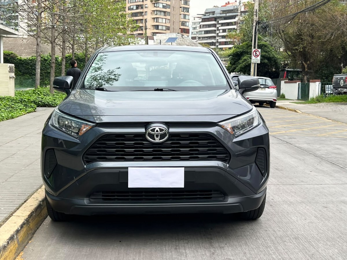 TOYOTA RAV 4 LE 2.0 MT 2022 ÚNICO DUEÑO - FULL MOTOR
