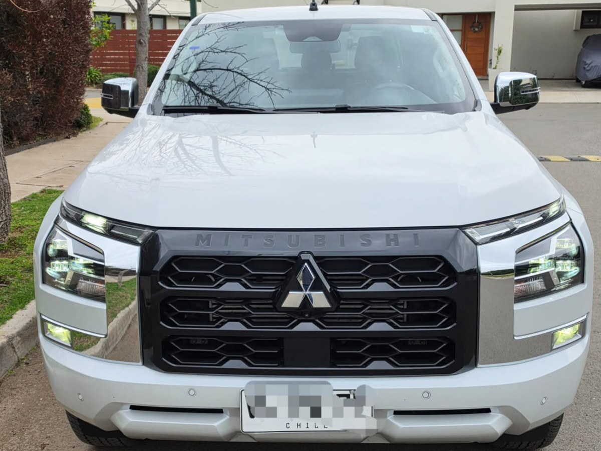 MITSUBISHI L200 2.4 DAKAR XR AT 4X4 2026 FACTURABLE UN DUEÑO - FULL MOTOR
