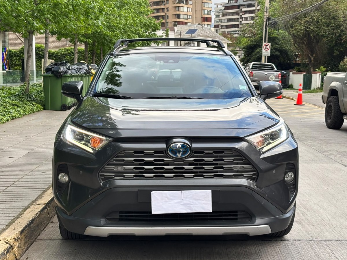 TOYOTA RAV 4 HYBRID 2.5 LIMITED 4X4 CVT 2022 MANTENIMIENTO EN LA MARCA UN DUEÑO - FULL MOTOR