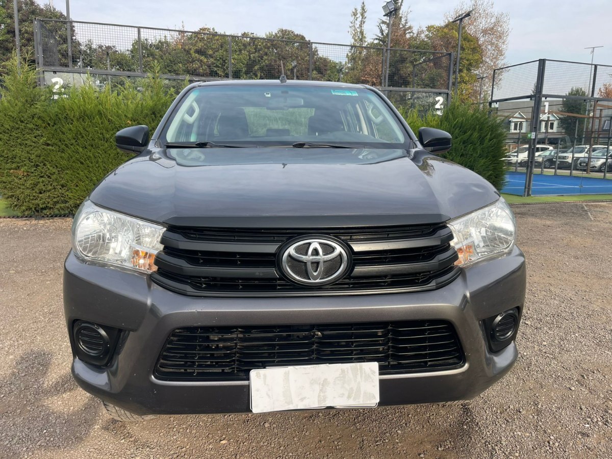 TOYOTA HILUX Hilux 2.7 DX DOB. CAB. 4X2 MT 4P 2018 Toyota Hilux único dueño - FULL MOTOR