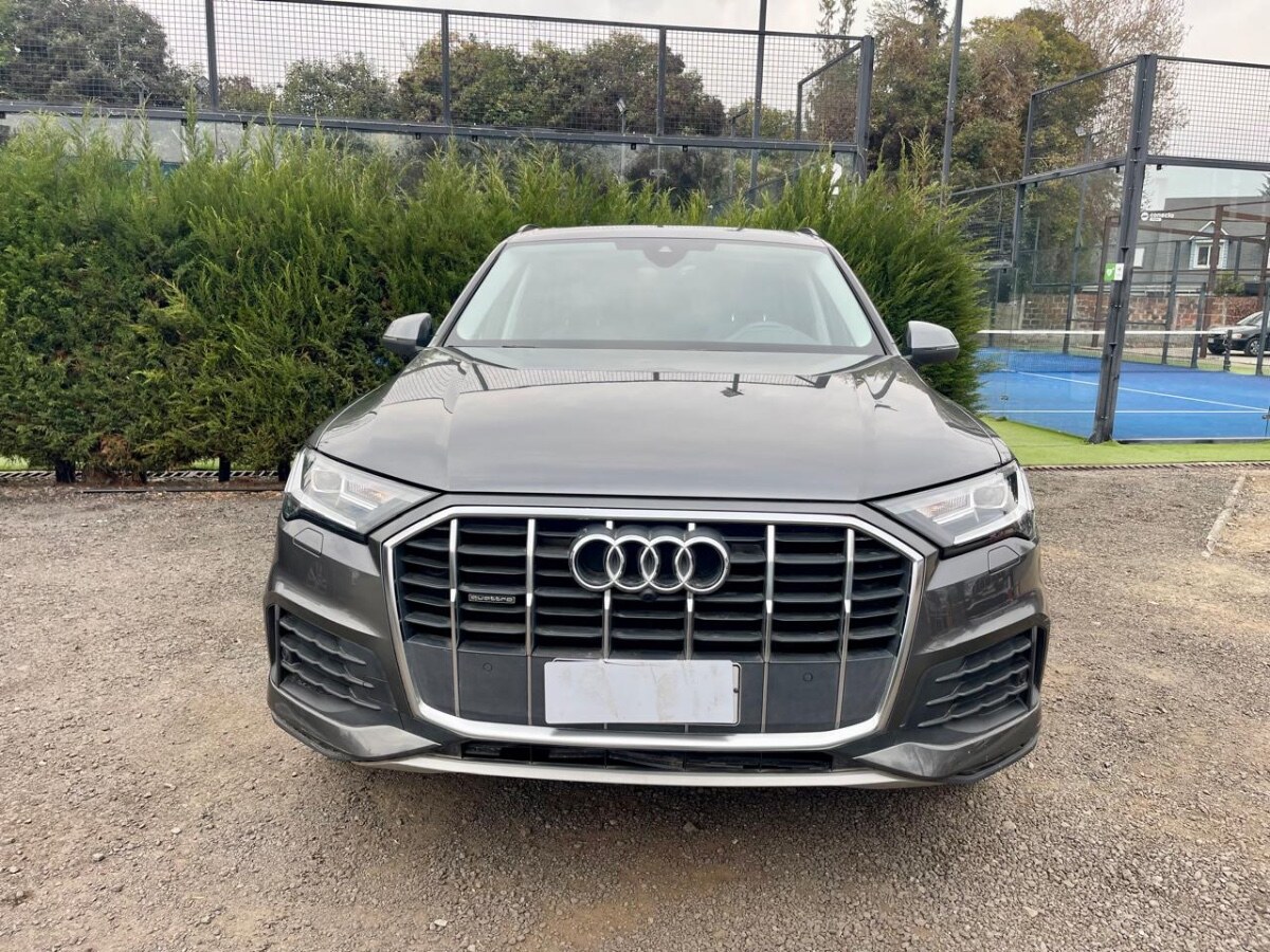 AUDI Q7 2.0 TFSI 2023 3 CORRIDAS ASIENTO, TECHO PANORAMICO, CUERO - FULL MOTOR