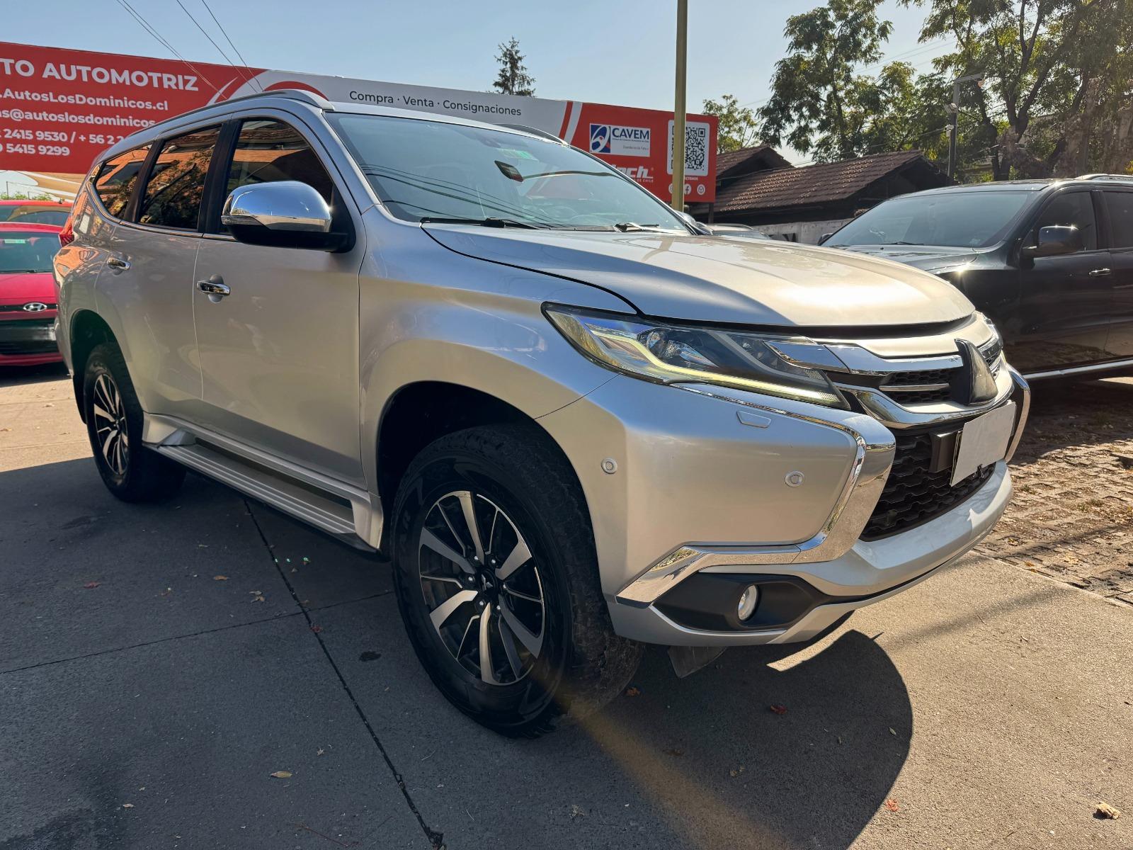 MITSUBISHI MONTERO SPORT LIMITED DIESEL 2.4 AUT 4X4 3 CORRIDAS 2018 VER EN LAS CONDES  - 