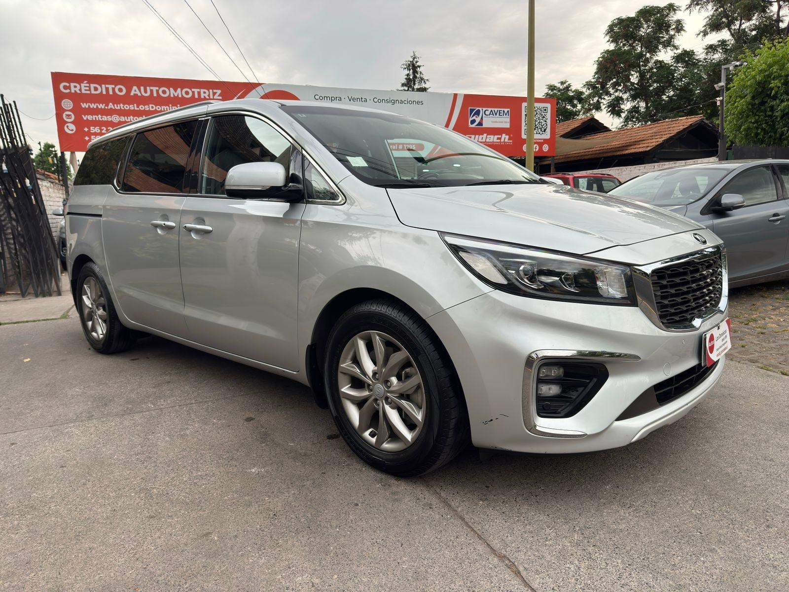 KIA GRAND CARNIVAL LIMITED V6 3.3, CUERO DVD 10 AIRBAG 2020 PUERTAS ELECTRICAS CAMARA, GPS, LAS CONDES - FULL MOTOR