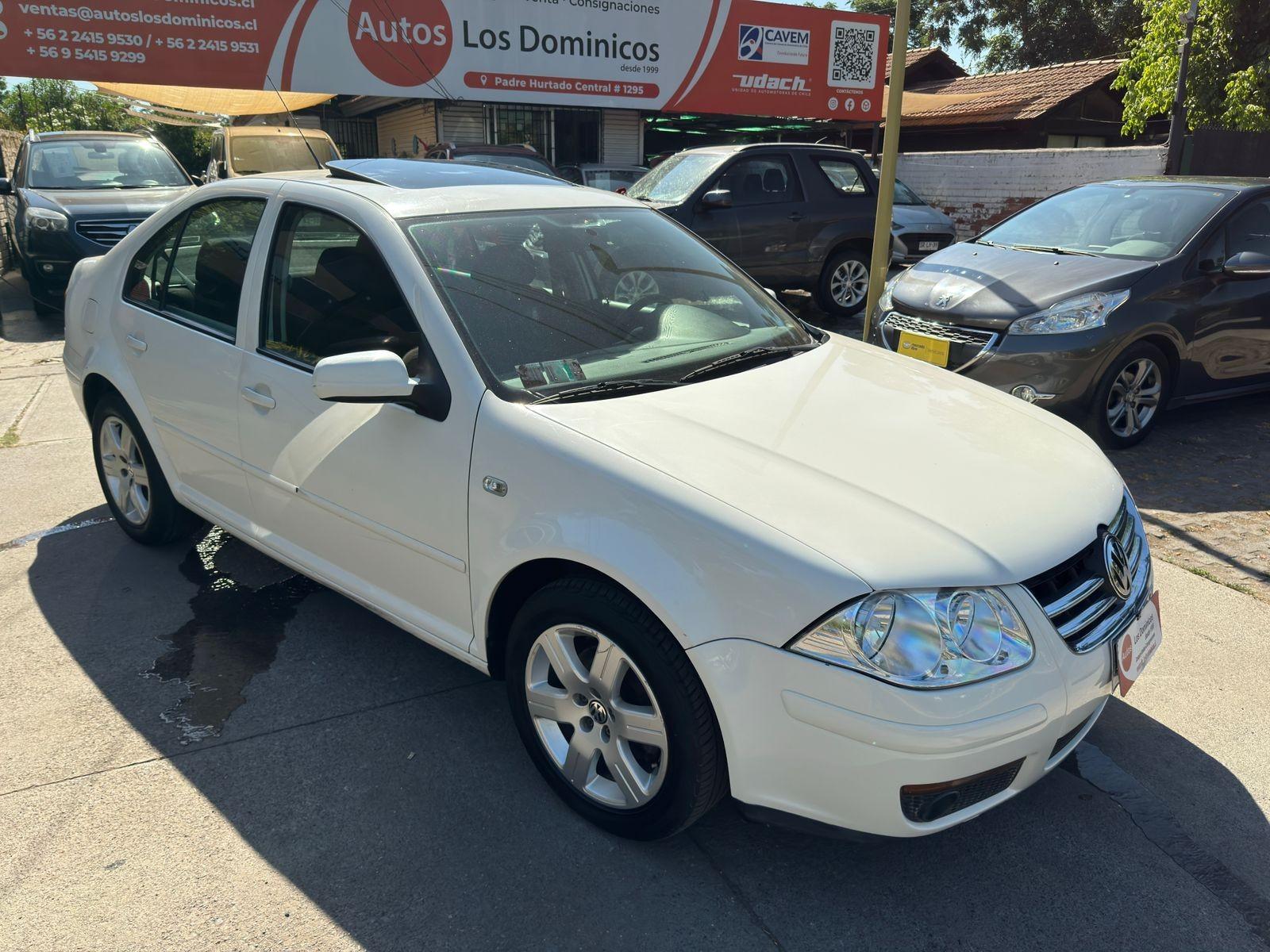 VOLKSWAGEN BORA TRENDLINE SKY 2.0 MEC 2012 FULL TECHO AIRE AIRBAG VER EN LAS CONDES - FULL MOTOR