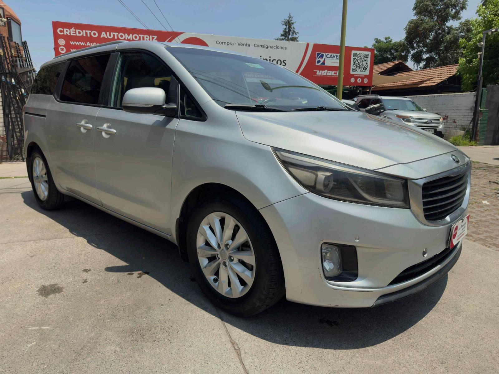 KIA GRAND CARNIVAL EX DIESEL 2.2 AUTOMATICA 2017 FULL DVD AIRE AIRBAG ABS VER EN LAS CONDES - FULL MOTOR