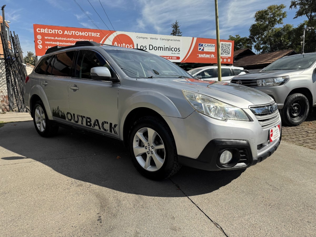 SUBARU OUTBACK LIMITED 2.5 CURO TECHO 4X4 2013 SUBARU OUTBACK LIMITED 2.5 AUT AWD CUERO TECHO CAM - FULL MOTOR