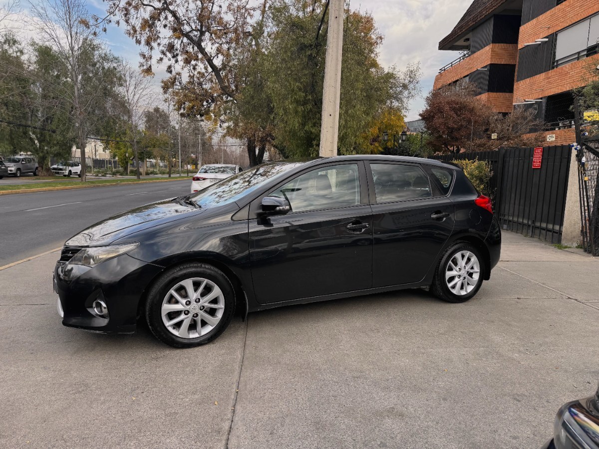 TOYOTA AURIS LEI 1.6 AUT FULL AIRE 8 AIRBAG CAMARA 2015 VER EN LAS CONDES - FULL MOTOR