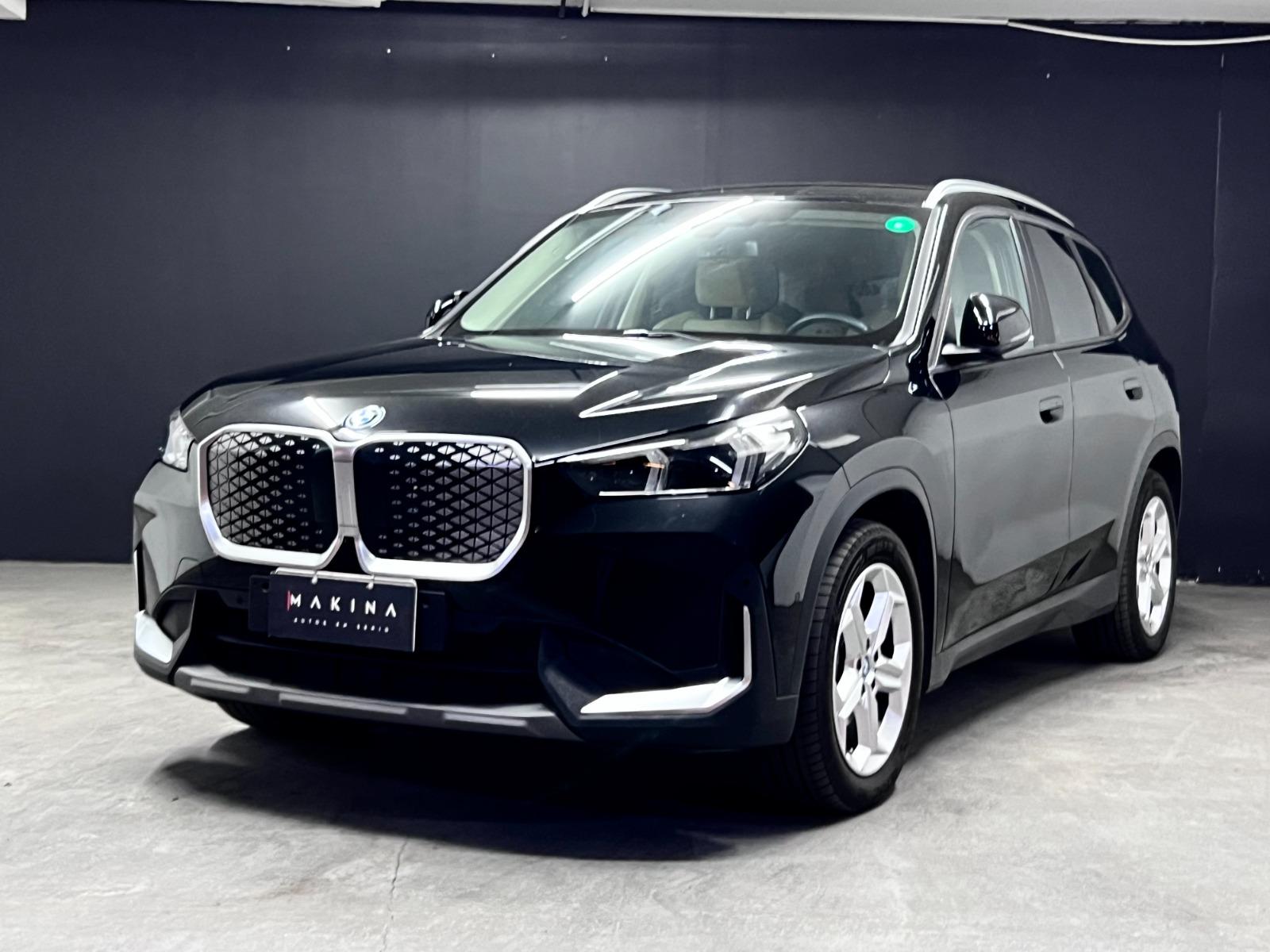 BMW IX XDRIVE40 SUITE REAL OPORTUNIDAD 2025 SOLO 12.000 KILOMETROS - 