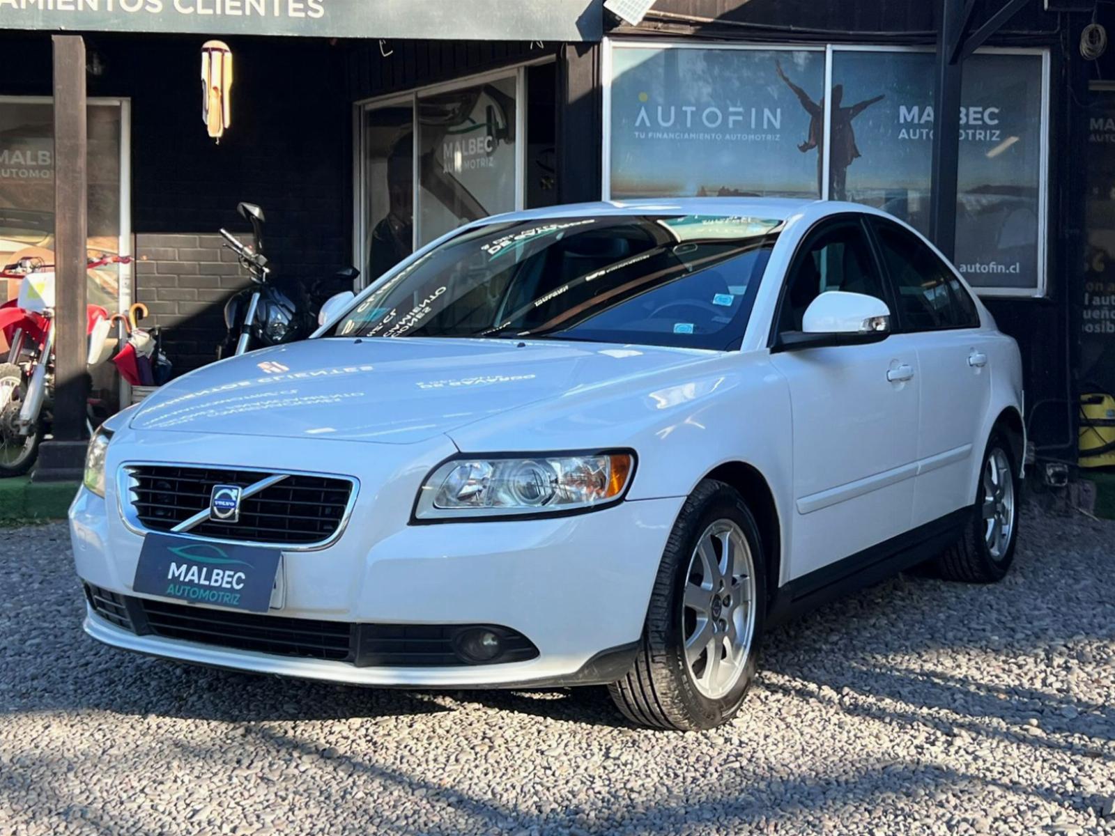VOLVO S40 2.0 AT 2010 MANTENIMIENTO AL DÍA - 