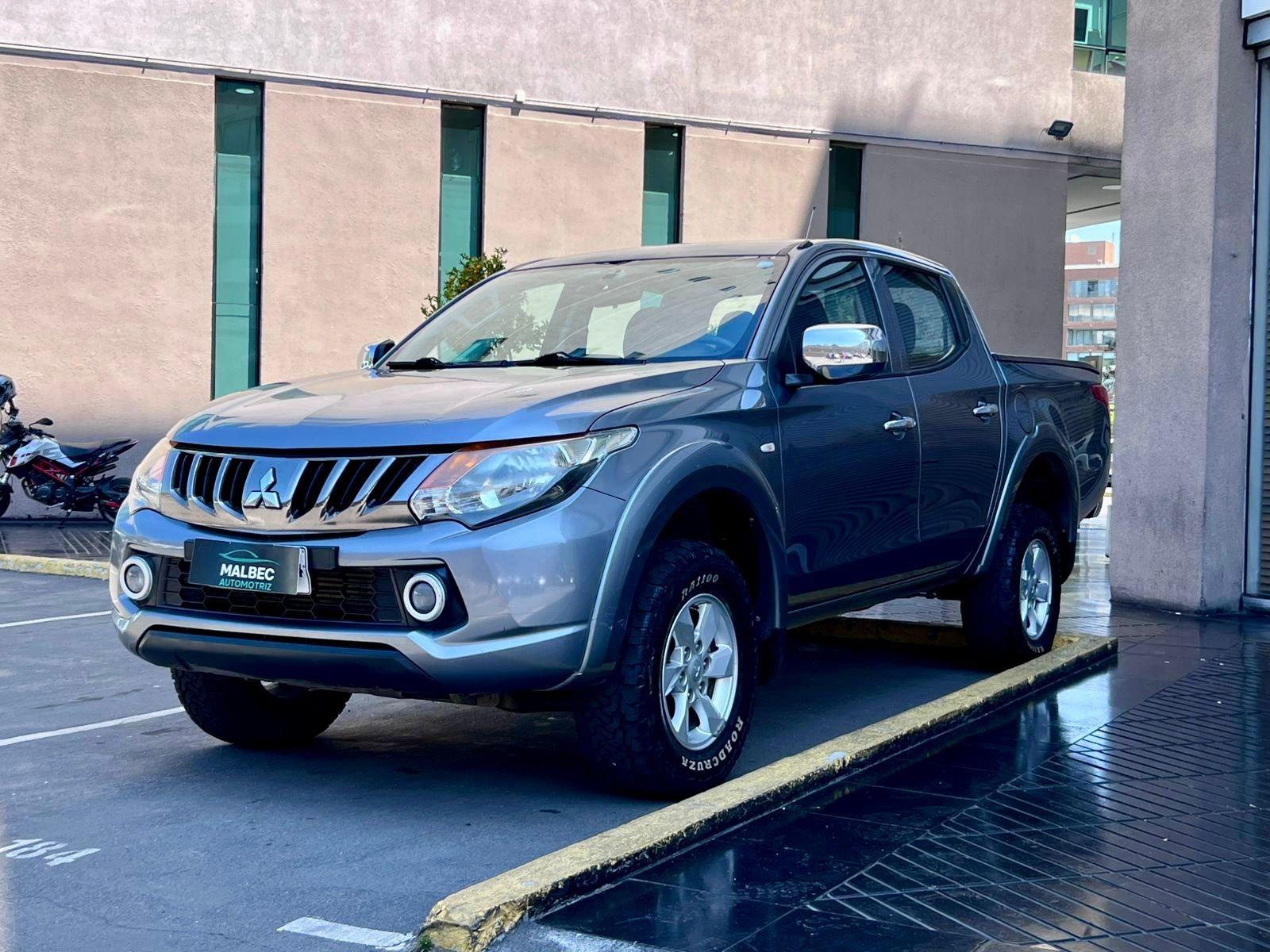 MITSUBISHI L200 KATANA CRT 2.4 MT 2017 FACTURABLE ÚNICO DUEÑO  - FULL MOTOR