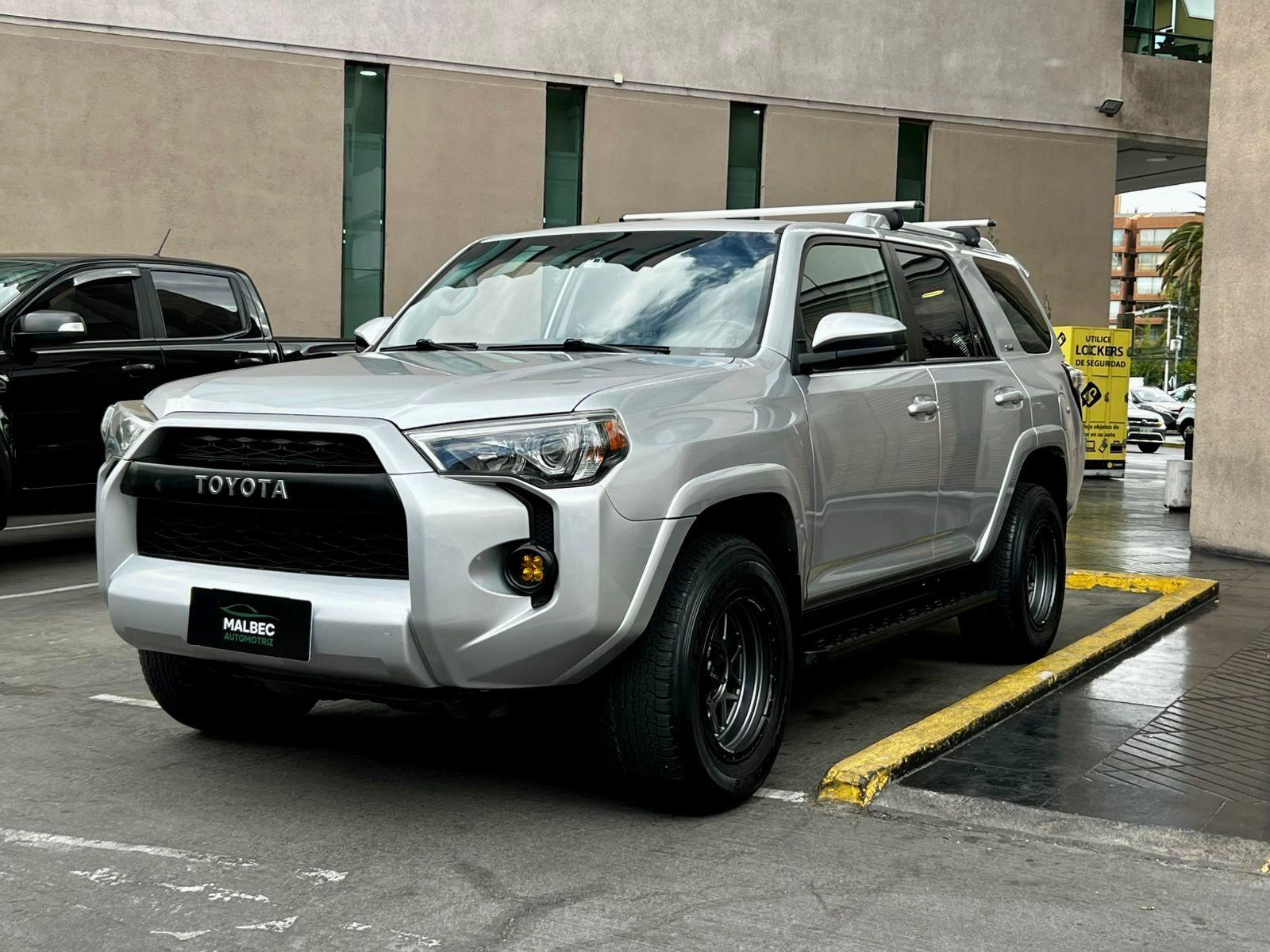 TOYOTA 4 RUNNER SR5 4x4 2019 MANTENIMIENTO EN LA MARCA - FULL MOTOR