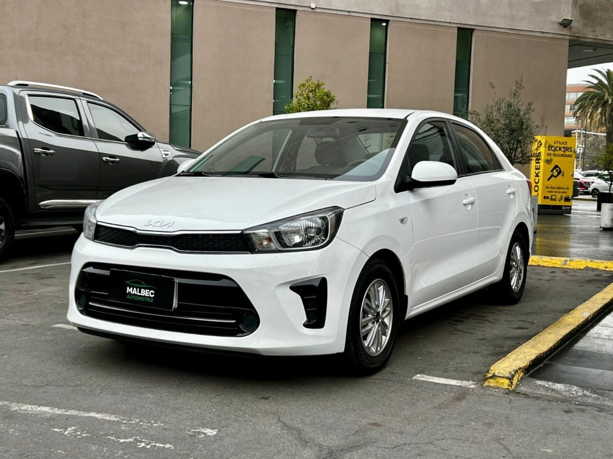 KIA SOLUTO LX 1.4 MT 2024 ÚNICO DUEÑO - FULL MOTOR