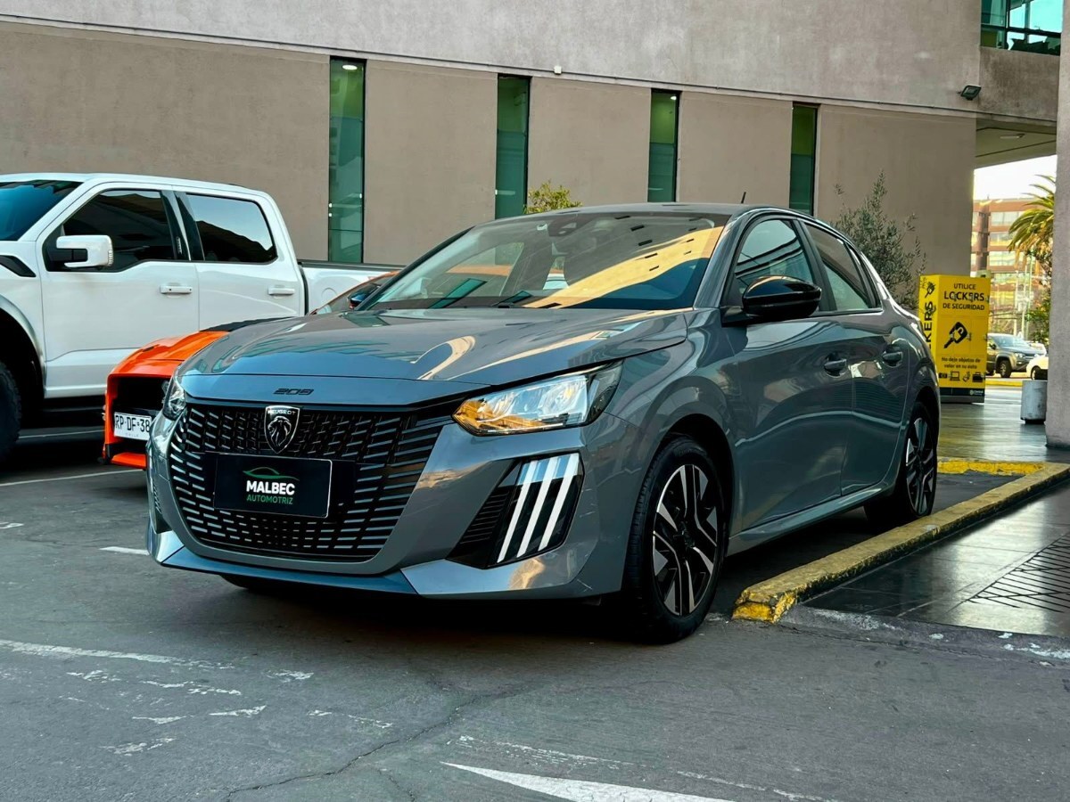 PEUGEOT 208 1.2 MT 2025 ÚNICO DUEÑO - FULL MOTOR